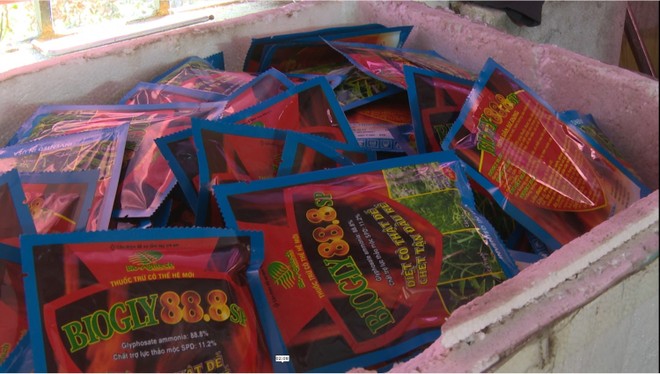Bóc gỡ đường dây sản xuất thuốc diệt cỏ giả cung cấp hàng trên toàn quốc