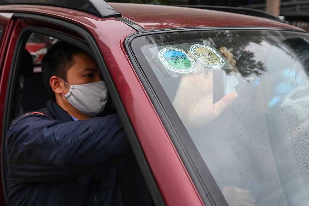 Giả mạo Cục Đăng kiểm Việt Nam để lừa chủ xe chuyển tiền