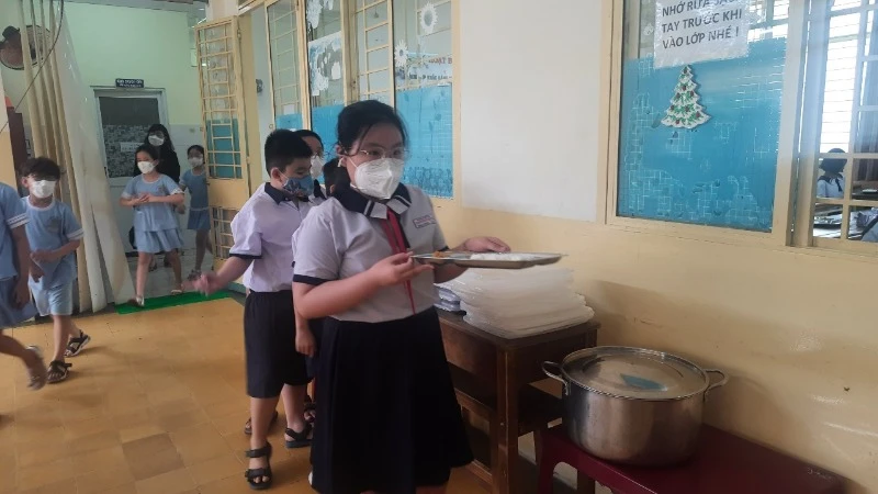 Cảnh báo trò lừa đảo mạo danh cán bộ tuyển sinh gọi điện cho phụ huynh