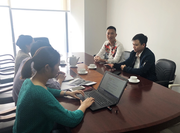 Ông Bùi Xuân Huấn, chủ tài khoản facebook cá nhân “Huấn Hoa Hồng tại buổi làm việc về xử phạt vi phạm hành chính với Cục Phát thanh truyền hình và thông tin điện tử