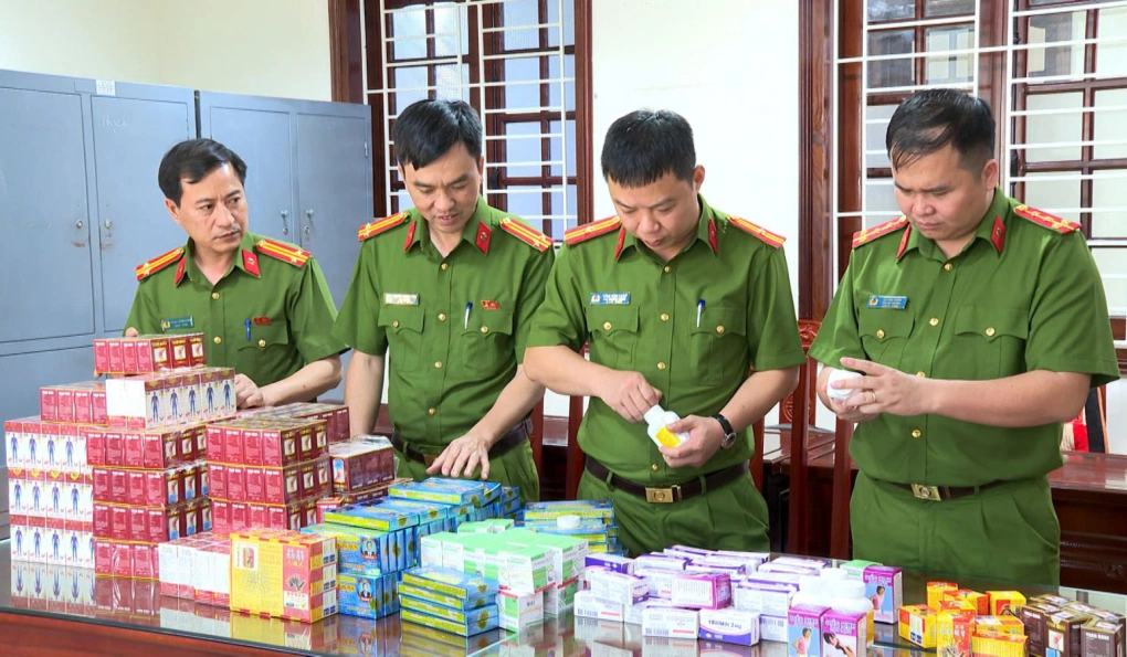 Đường dây sản xuất thuốc giả 'hàng xách tay' bị phát hiện